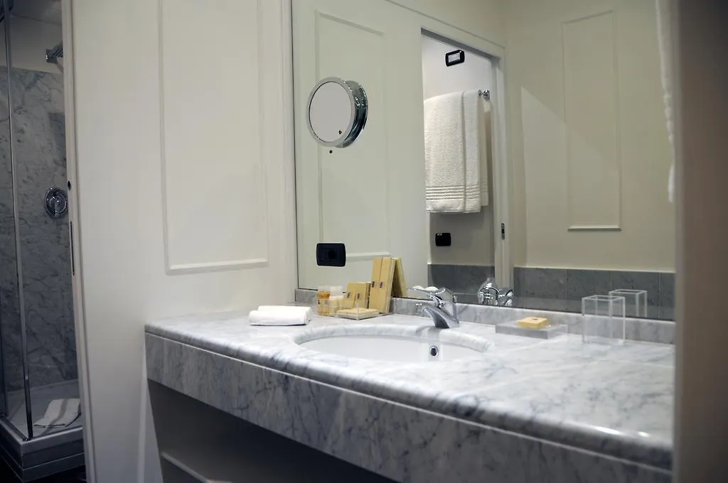 Suite Fontana Di Trevi Rom Italien