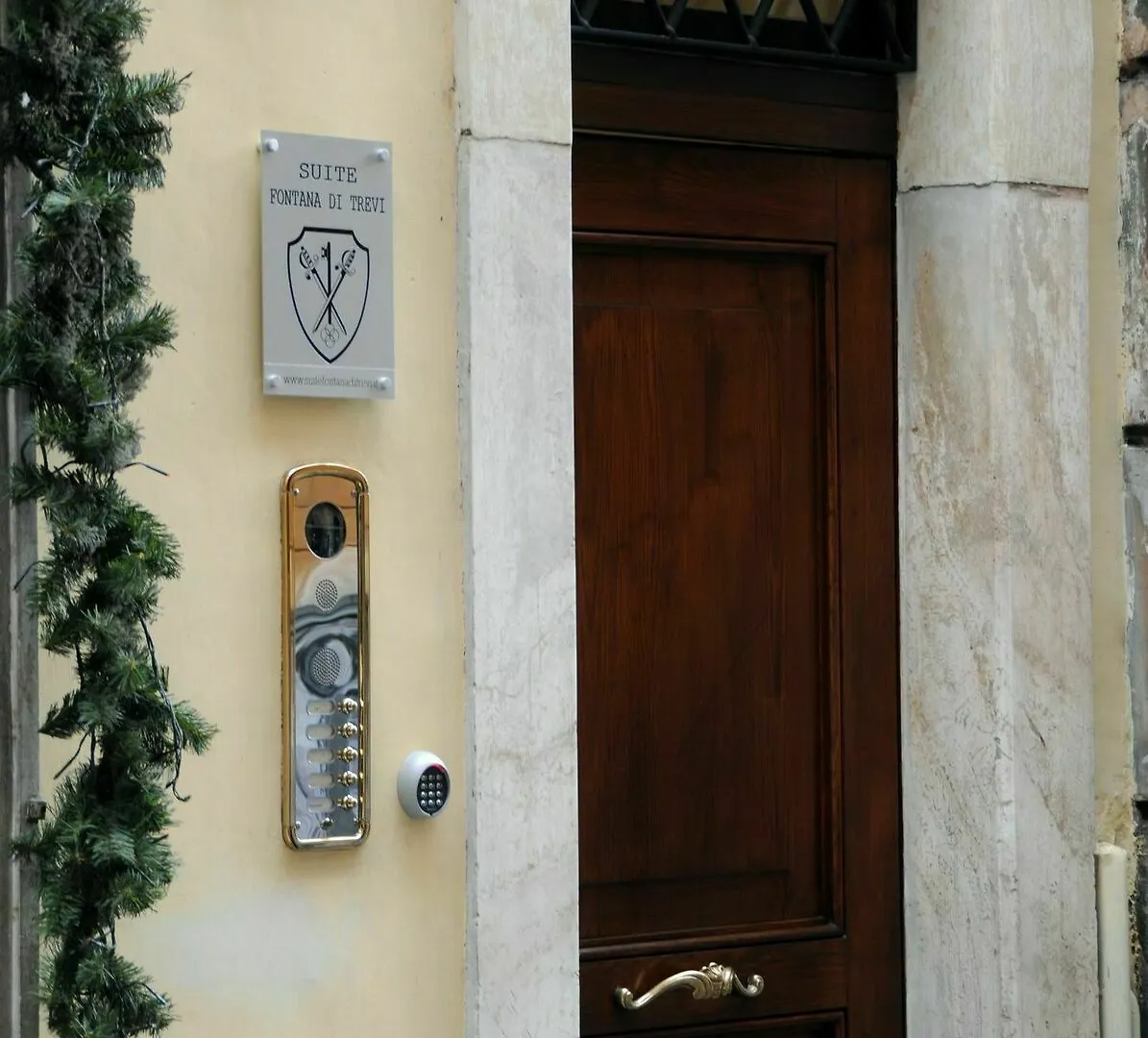 Suite Fontana Di Trevi Rome 2*,  Italy